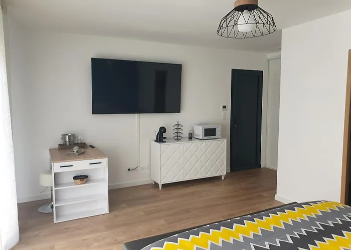 Bed & Breakfast La De La Route Des Chateaux Arsac