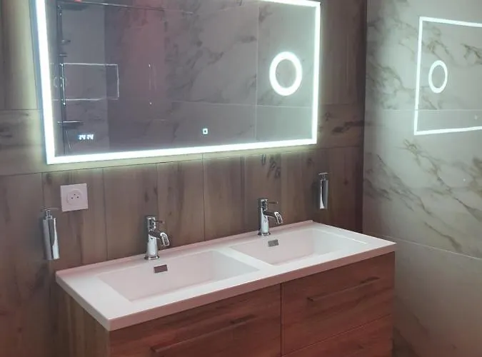 Bed & Breakfast La De La Route Des Chateaux Arsac